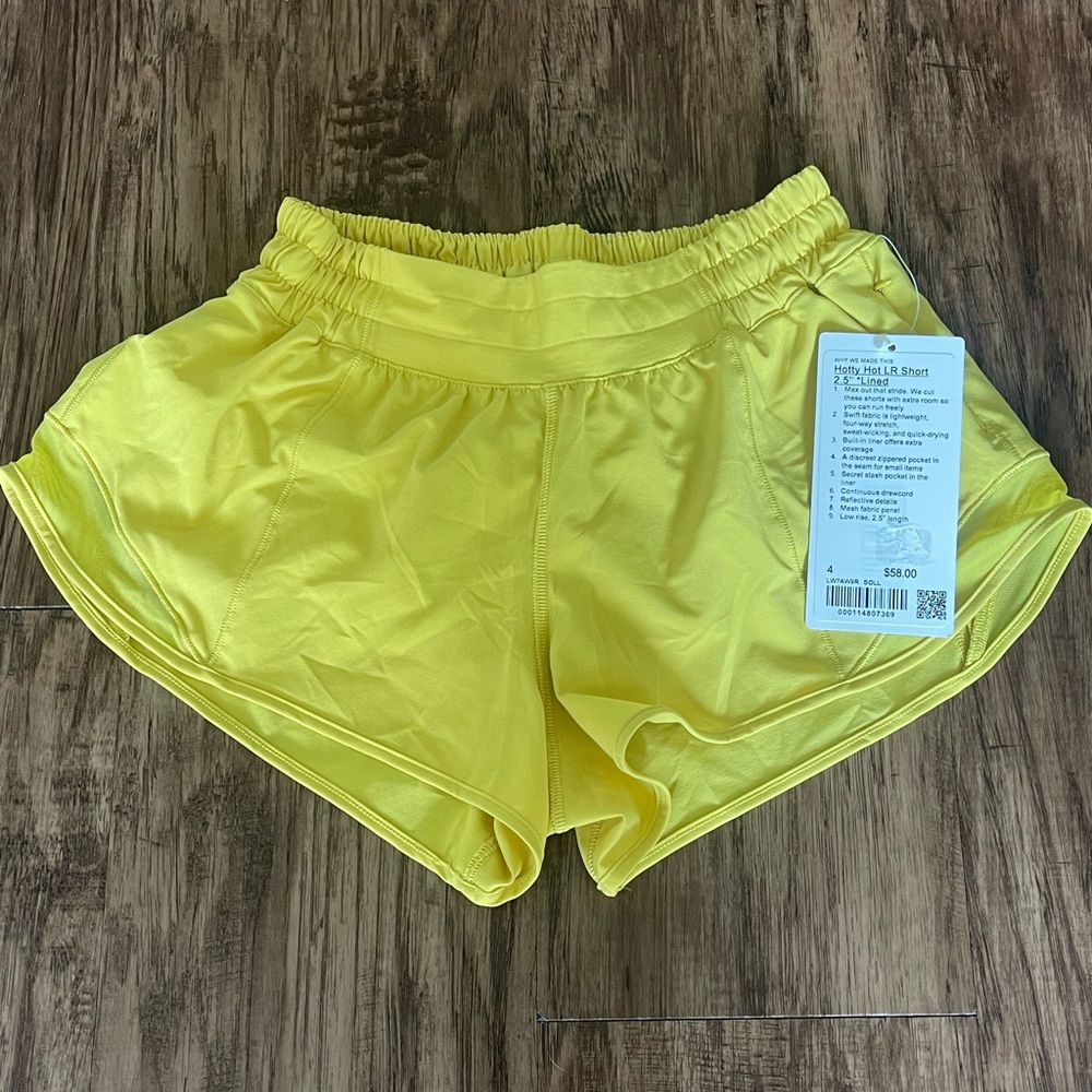 NWT size 4 hotty hot shorts in soleil